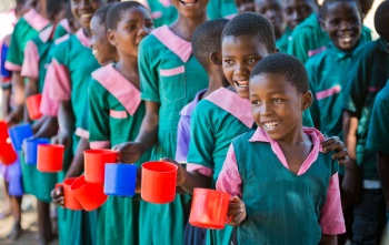 Children in Malwi queuing for Marys Meals