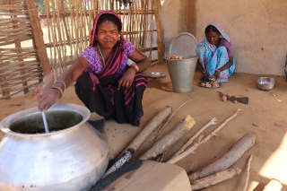 Volunteer cooks in India