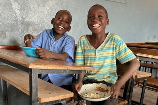 Boys in Mozambique happy with their school meal